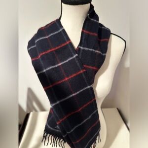 🎁Burberry’s scarf. Navy